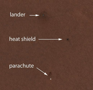 Illustration for article titled Phoenix to NASA: "Houston, We Have a Prob*static*"